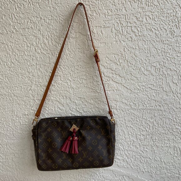 AUTHENTIC LOUIS VUITTON CROSSBODY REFURBISHED 80S BAG Pouch & Dustbag & Shopper - Picture 3 of 16